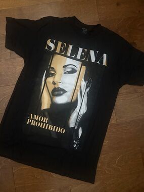 Selena 'Amor Prohibido' Black Graphic Tee